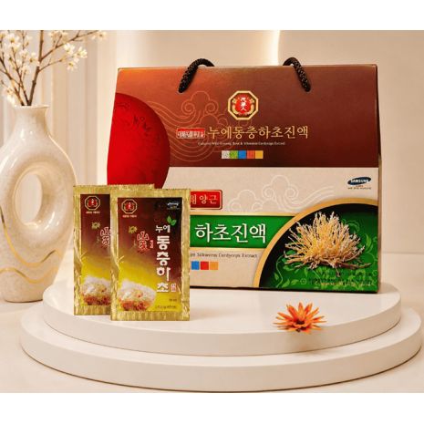 Nước Uống Đông Trùng Hạ Thảo Và Sâm Núi Hàn Quốc Bio Hộp 70ml x 30 Gói